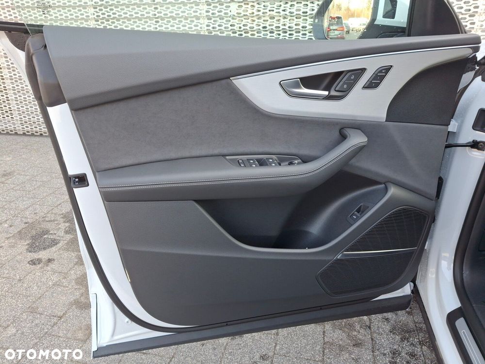 Audi Q8 - 10
