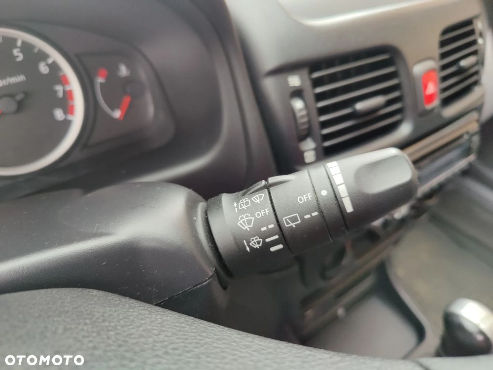 Nissan Almera 1.5 acenta PLUS - 28