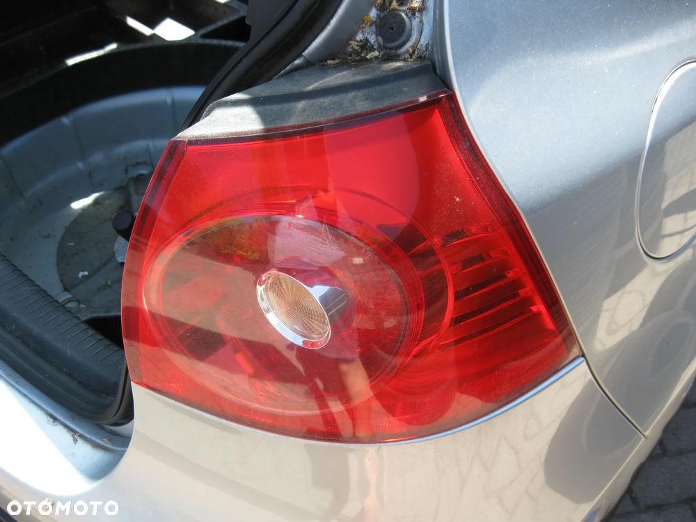 golf 5 lampa tylna - 2