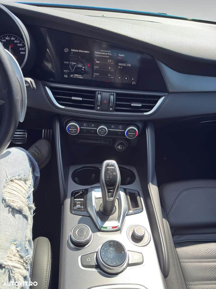 Alfa Romeo Giulia - 6
