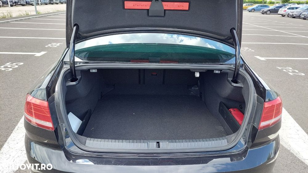 Volkswagen Passat 2.0 TDI Comfortline - 19