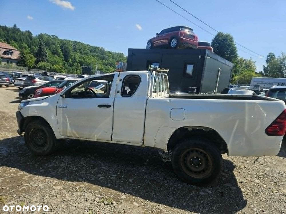 Toyota Hilux - 3