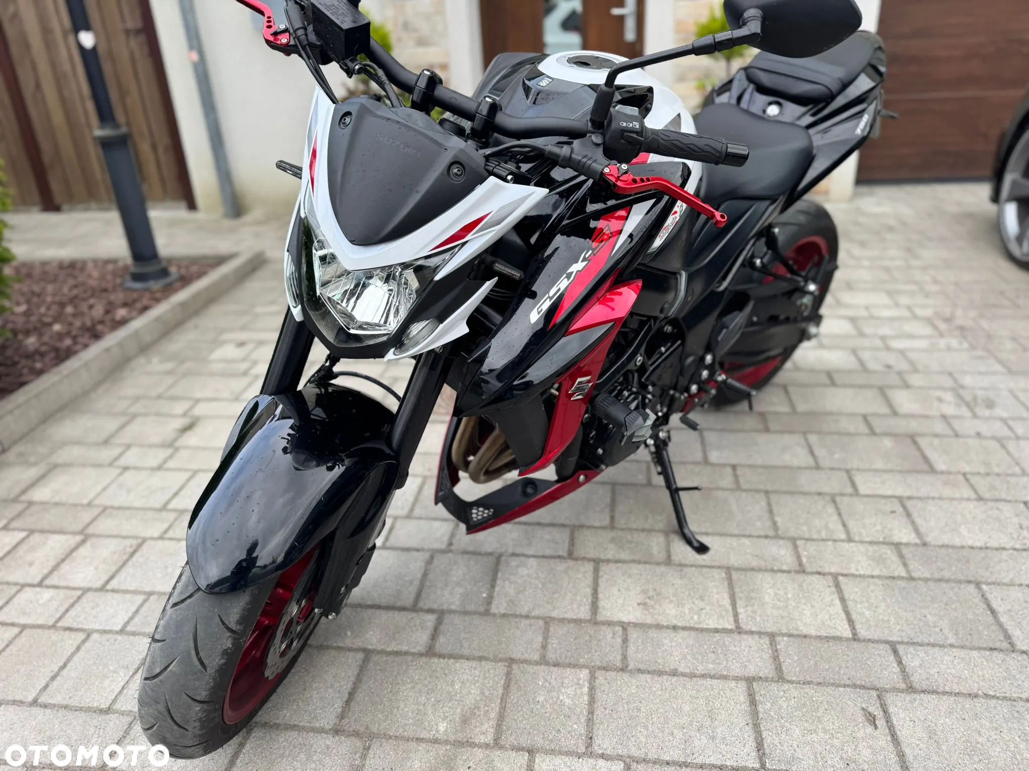 Suzuki GSX - 7