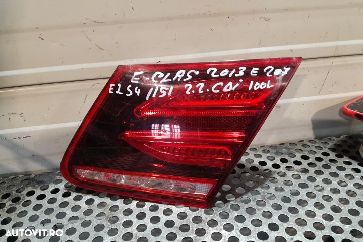 Lampa / Tripla stop dreapta pe capota portbagaj A2079063800 Mercedes- - 1