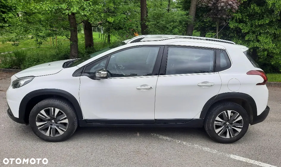 Peugeot 2008 1.2 Pure Tech Allure S&S - 5
