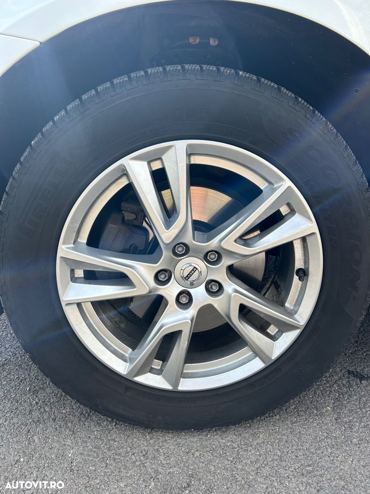 Volvo XC 60 D4 AWD Geartronic RDesign - 8