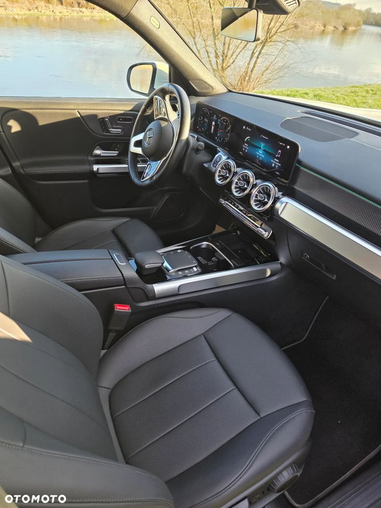 Mercedes-Benz GLB 250 4-Matic 8G-DCT - 12