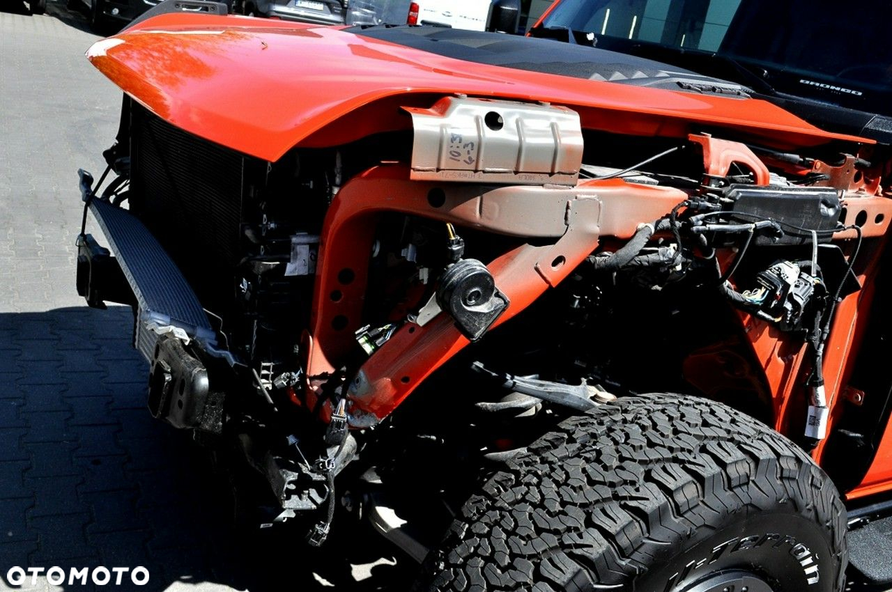 Ford Bronco - 34