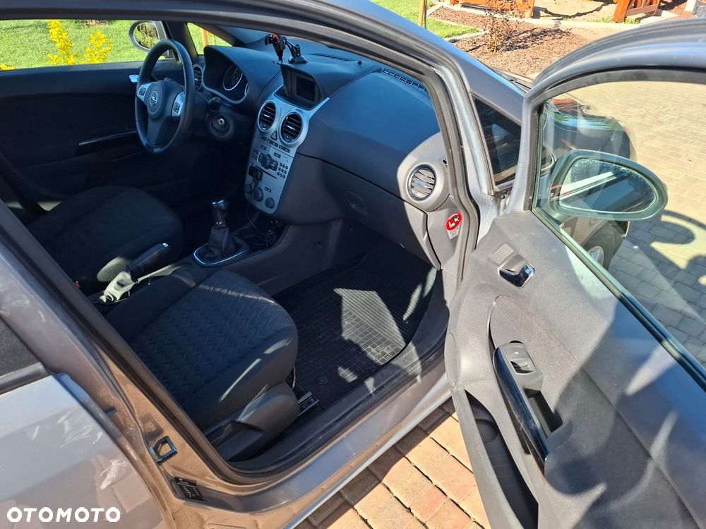 Opel Corsa 1.2 16V Enjoy - 11