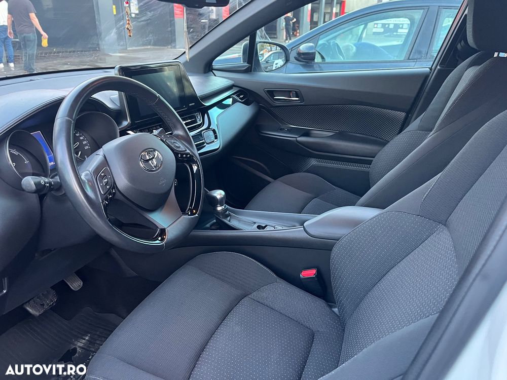 Toyota C-Hr 2016 photo 3