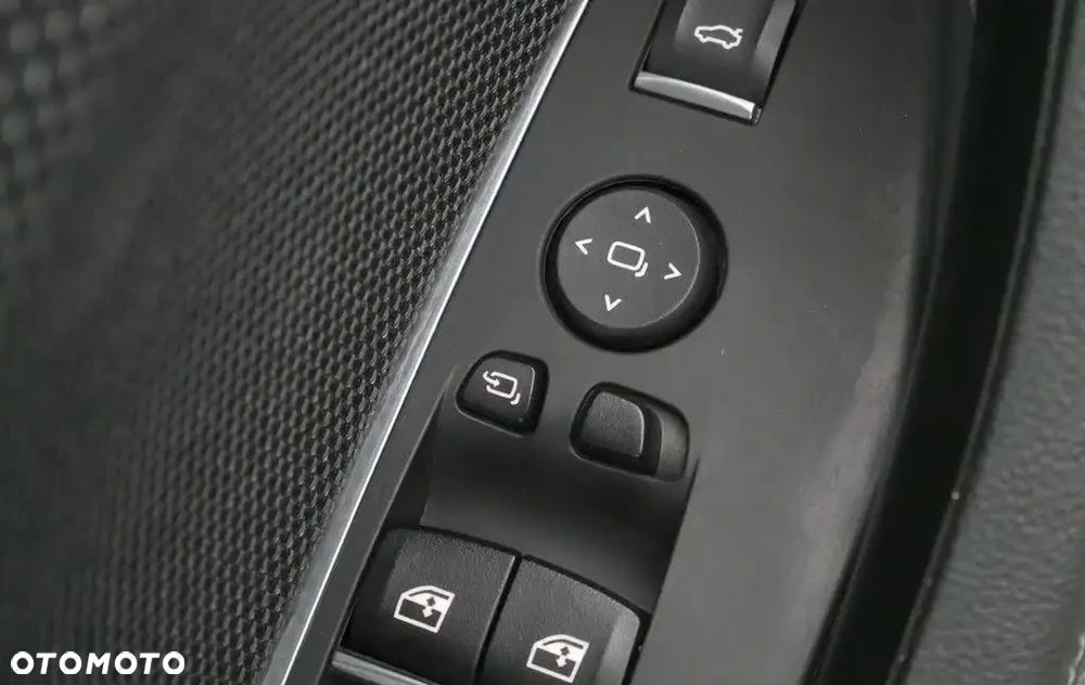 BMW X3 xDrive20i Advantage - 34