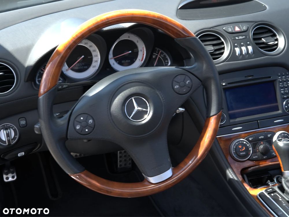 Mercedes-Benz SL - 14