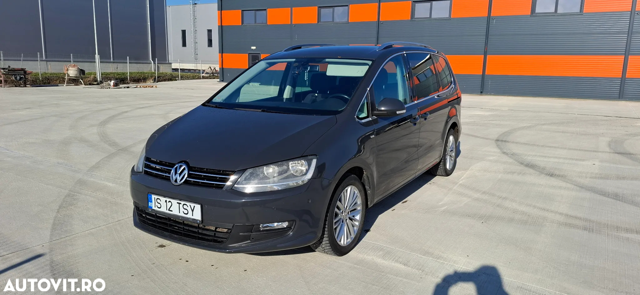Volkswagen Sharan 2.0 TDI DSG Blue Motion Match - 2