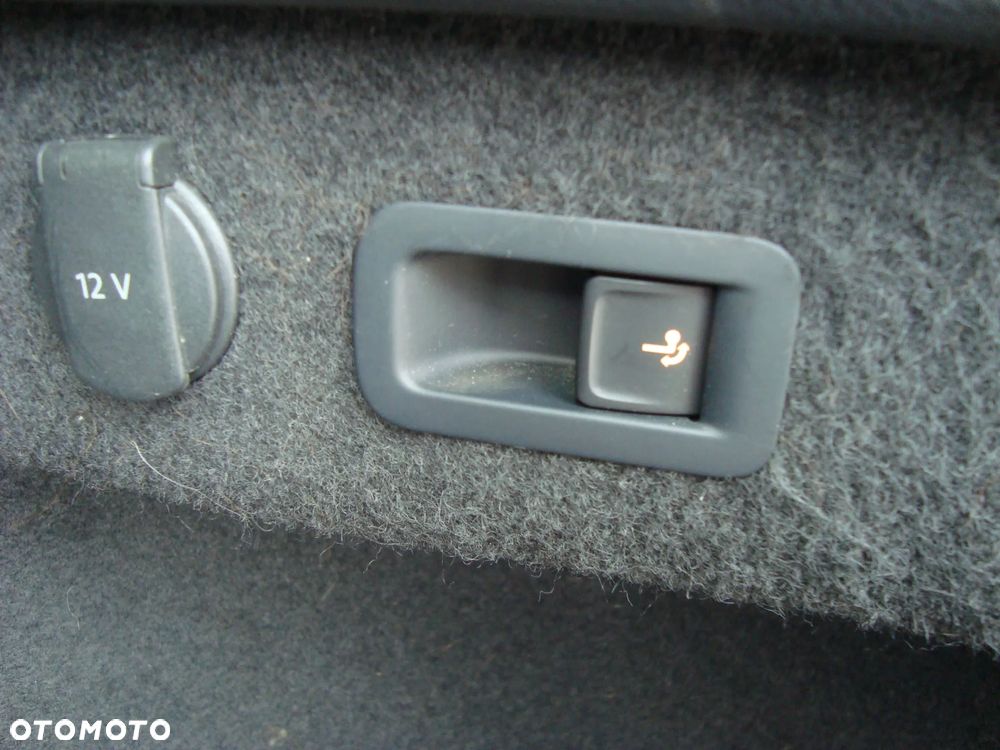 Volkswagen Passat 2.0 TDI SCR DSG Comfortline - 35