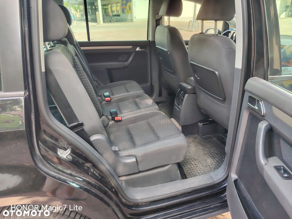 Volkswagen Touran - 15