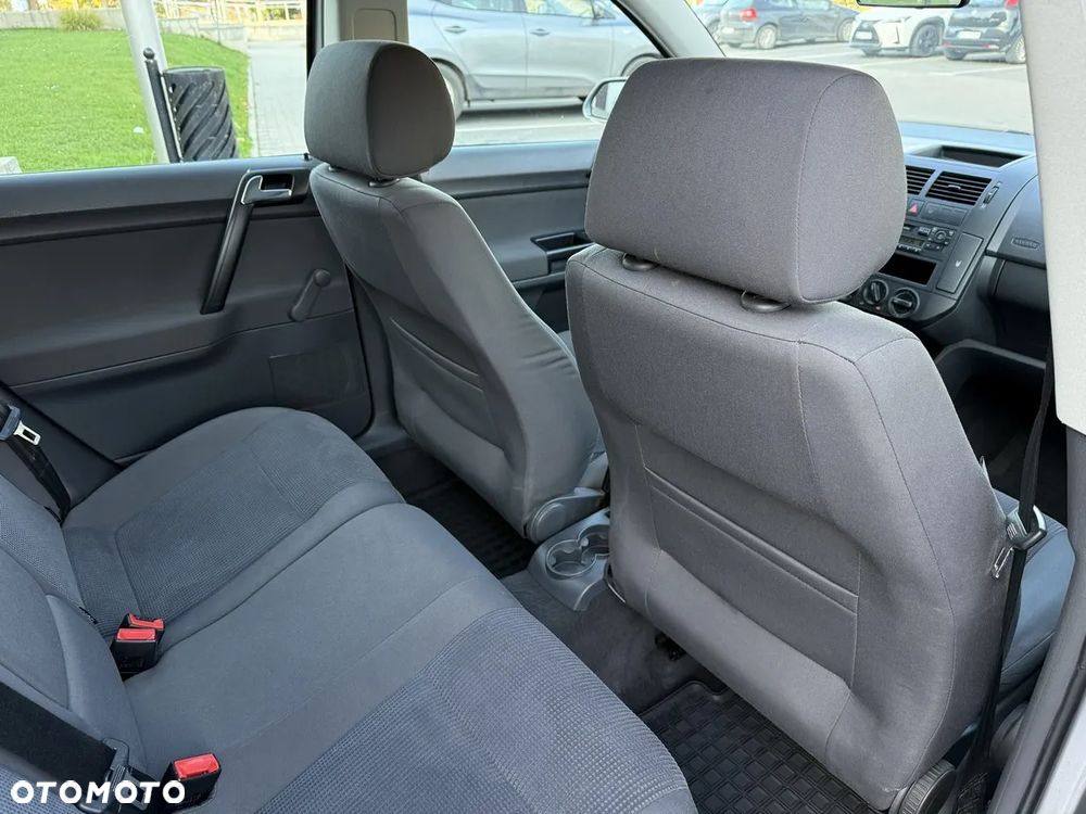 Volkswagen Polo 1.4 16V Comfortline - 19