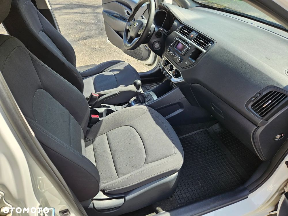 Kia Rio 1.2 M - 14