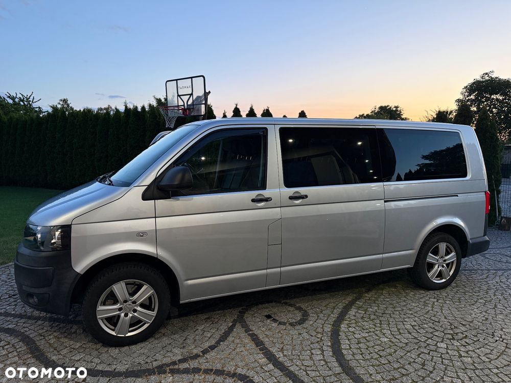 Volkswagen Caravelle - 2