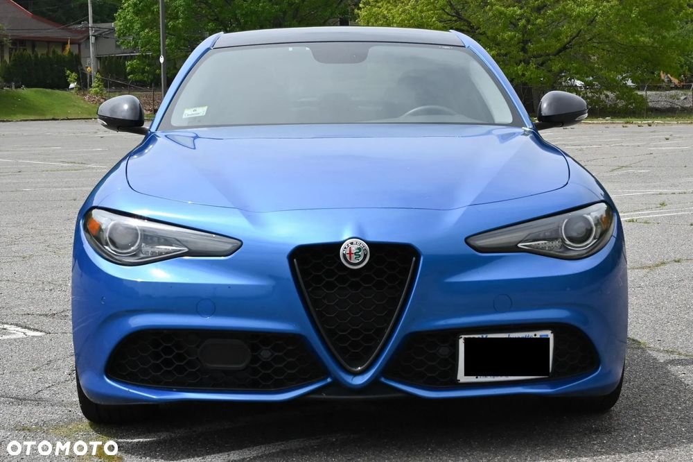 Alfa Romeo Giulia 2.0 Turbo 16V AT8-Q4 Veloce Ti - 2