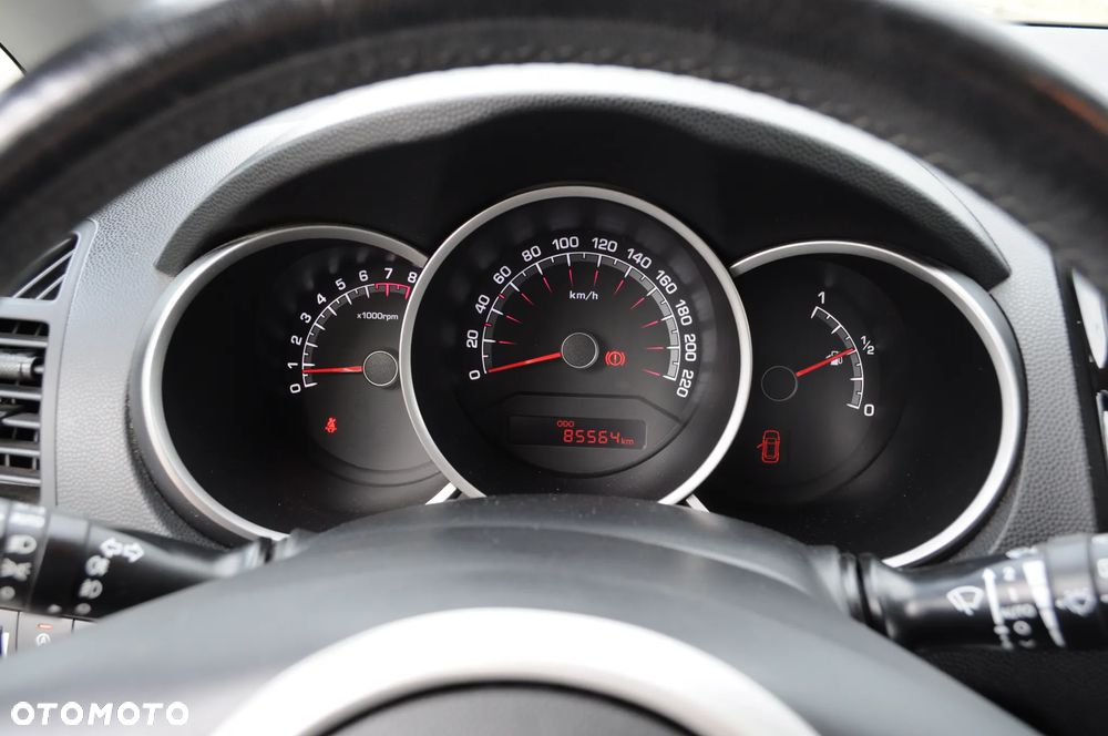 Kia Venga - 15