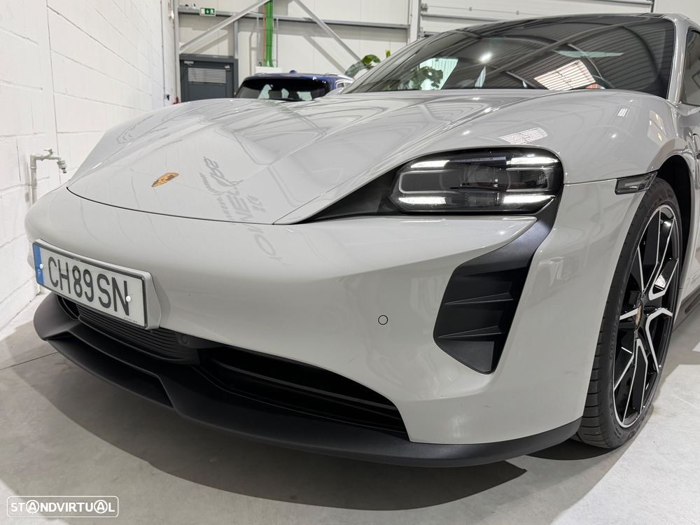 Porsche Taycan Sport Turismo - 27