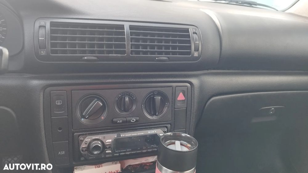 Volkswagen Passat - 1