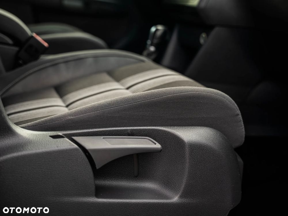 Volkswagen Touran - 39