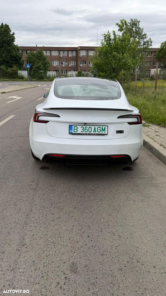 Tesla Model 3 Performance - 5