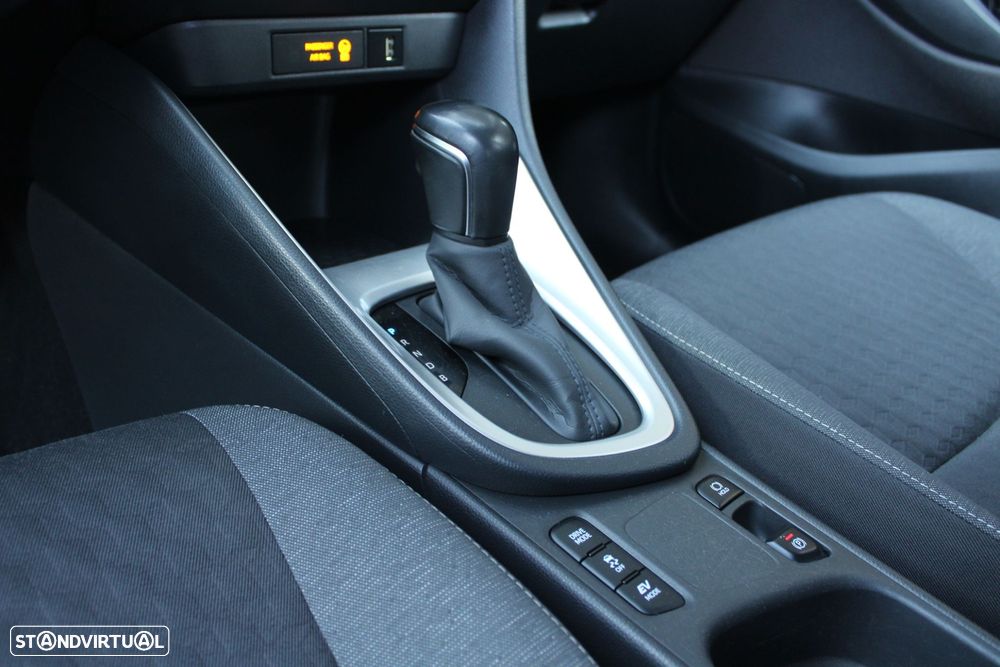 Toyota Yaris 1.5 HDF Comfort Plus - 10