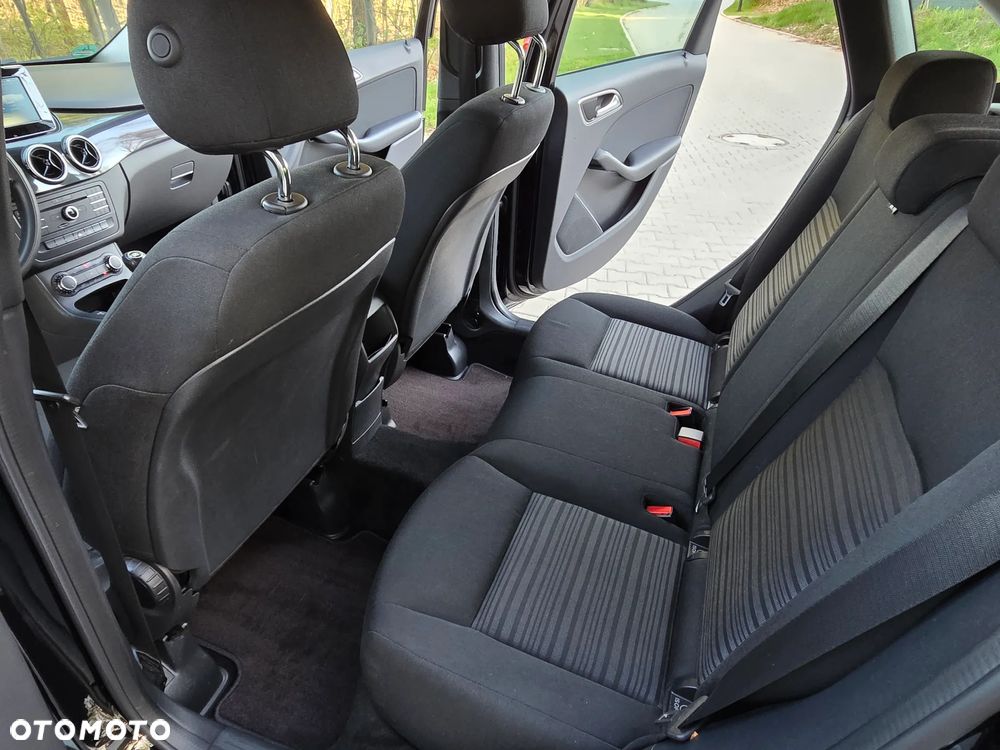 Mercedes-Benz Klasa B 180 d BlueEFFICIENCY Edition - 23
