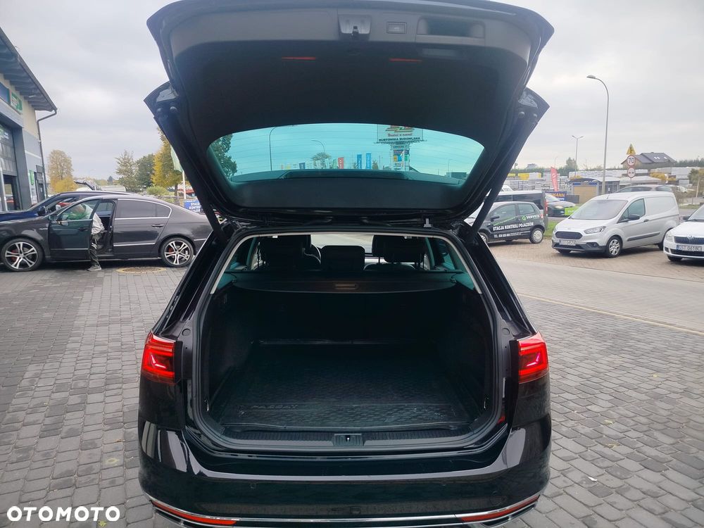 Volkswagen Passat - 21