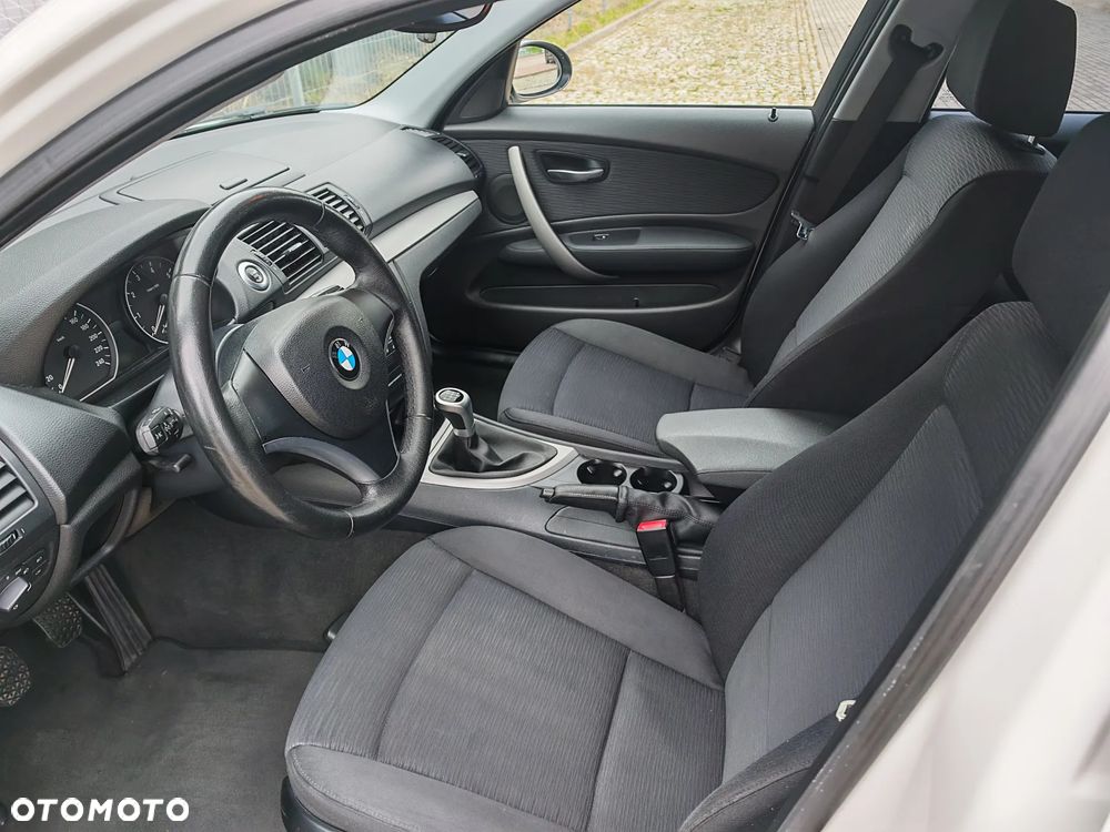 BMW Seria 1 - 17