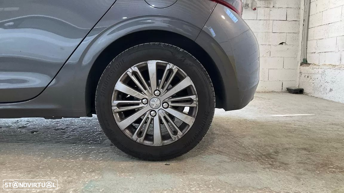 Peugeot 208 1.5 BlueHDi Signature - 15