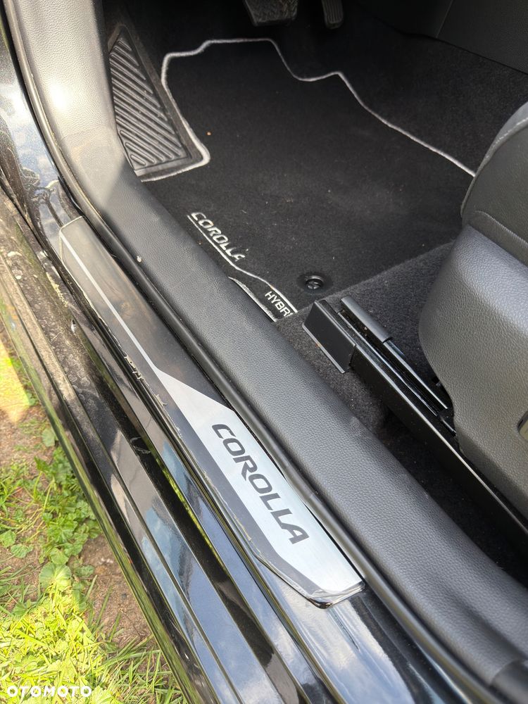 Toyota Corolla 2.0 Hybrid Style - 24