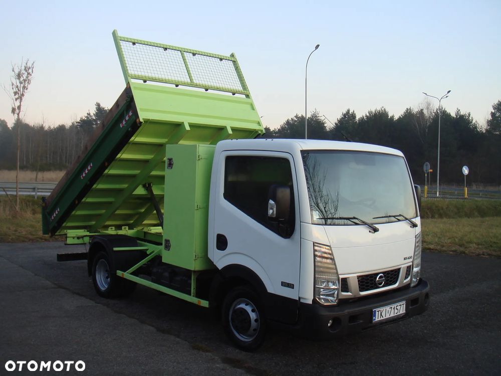 Nissan NT 400 - 2