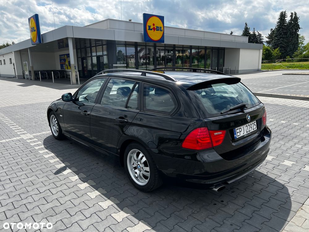 BMW Seria 3 318i - 6
