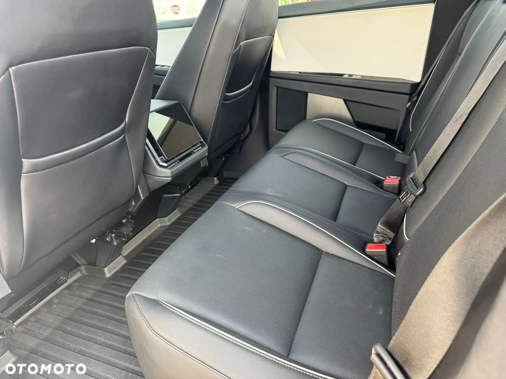 Tesla Cybertruck - 25