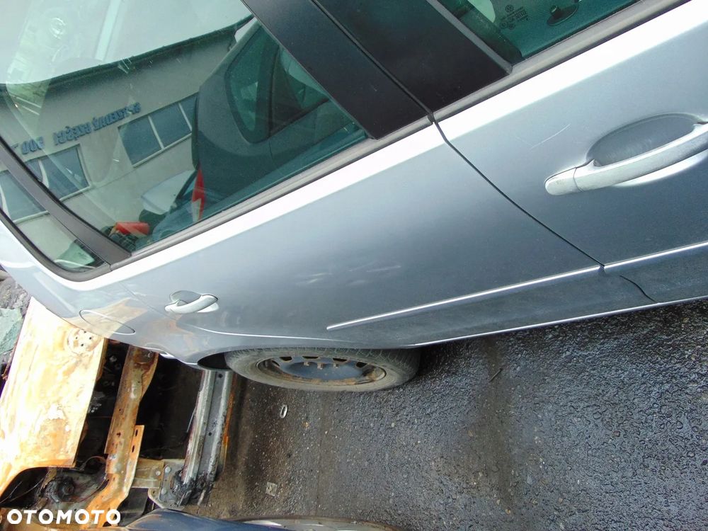 DRZWI PRAWE TYŁ TYLNE VW POLO 9N2 LIFT LA7W - 1