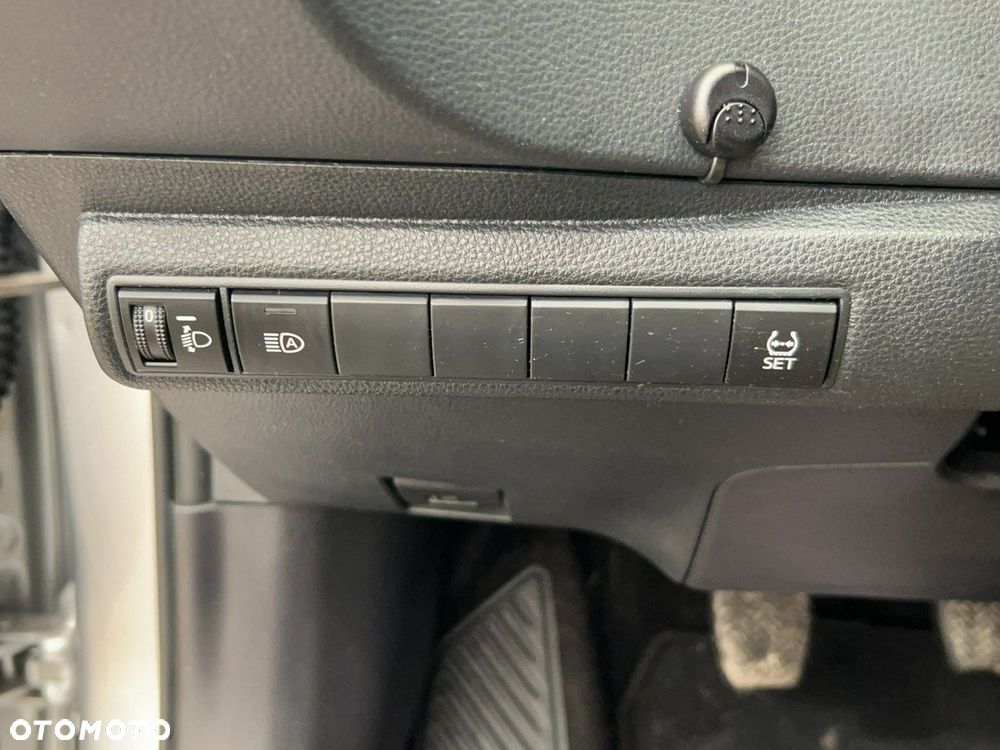 Toyota Corolla 1.5 Comfort - 25