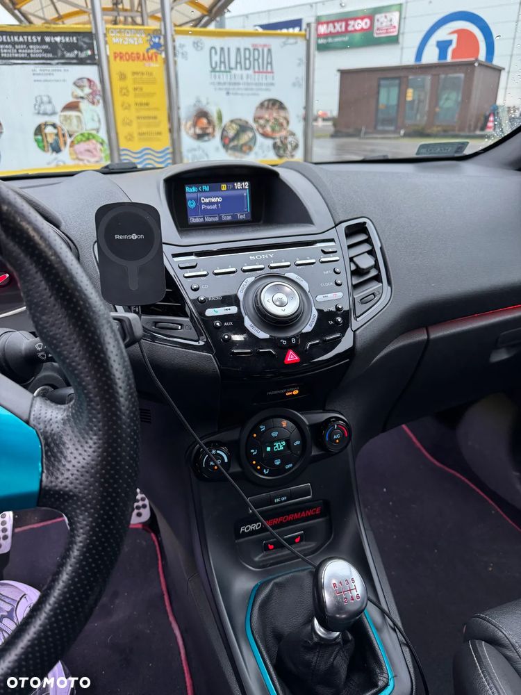 Ford Fiesta 1.6 EcoBoost ST - 24