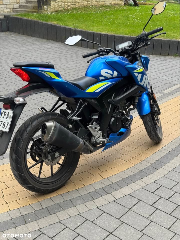 Suzuki GSX - 6