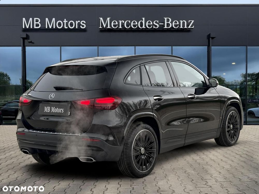 Mercedes-Benz GLA - 8