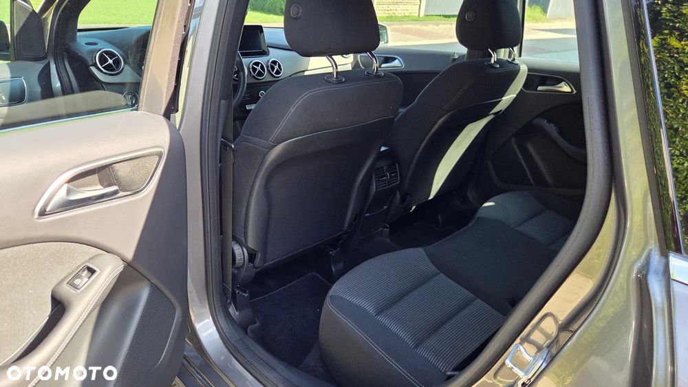 Mercedes-Benz Klasa B 180 (BlueEFFICIENCY) 7G-DCT - 17