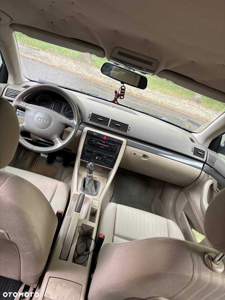 Audi A4 Limousine - 6