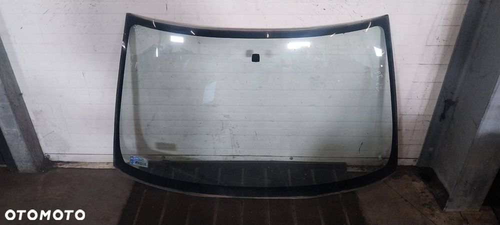 SZYBA CZOŁOWA PRZEDNIA MITSUBISHI CARISMA I - 1