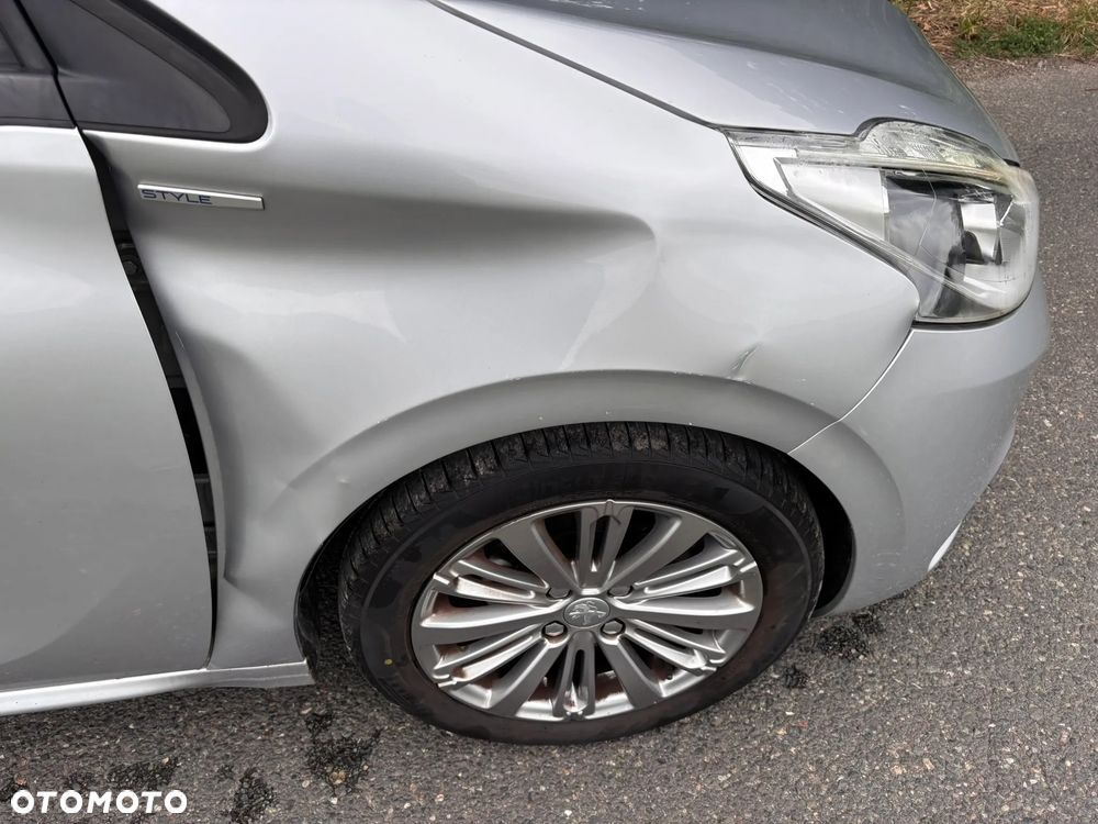 Peugeot 208 PureTech 82 Start & Stop Style - 10