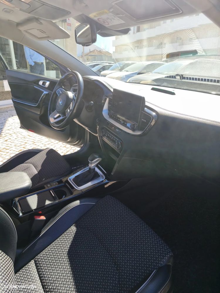 Kia XCeed 1.6 GDi PHEV First Edition+SRF - 17