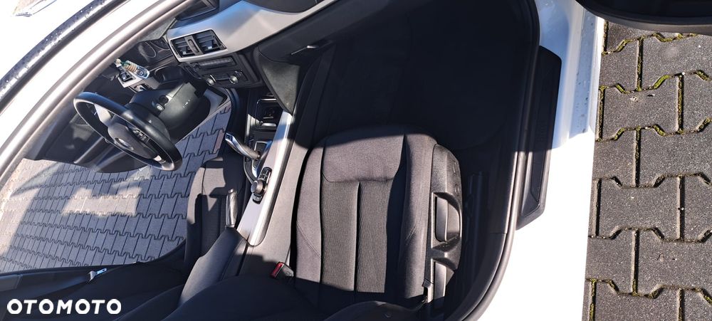 BMW Seria 3 318d - 12