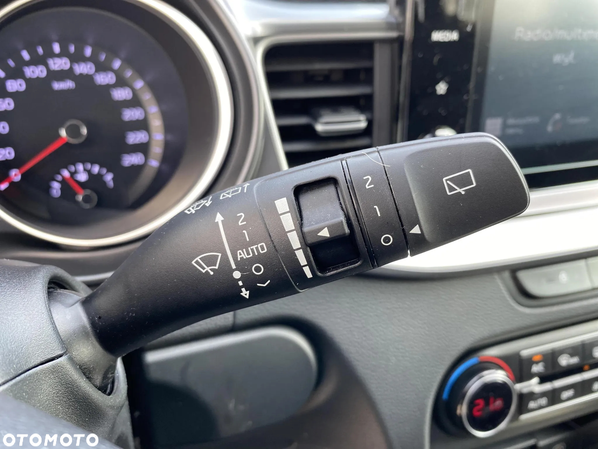 Kia XCeed 1.5 T-GDI M - 18