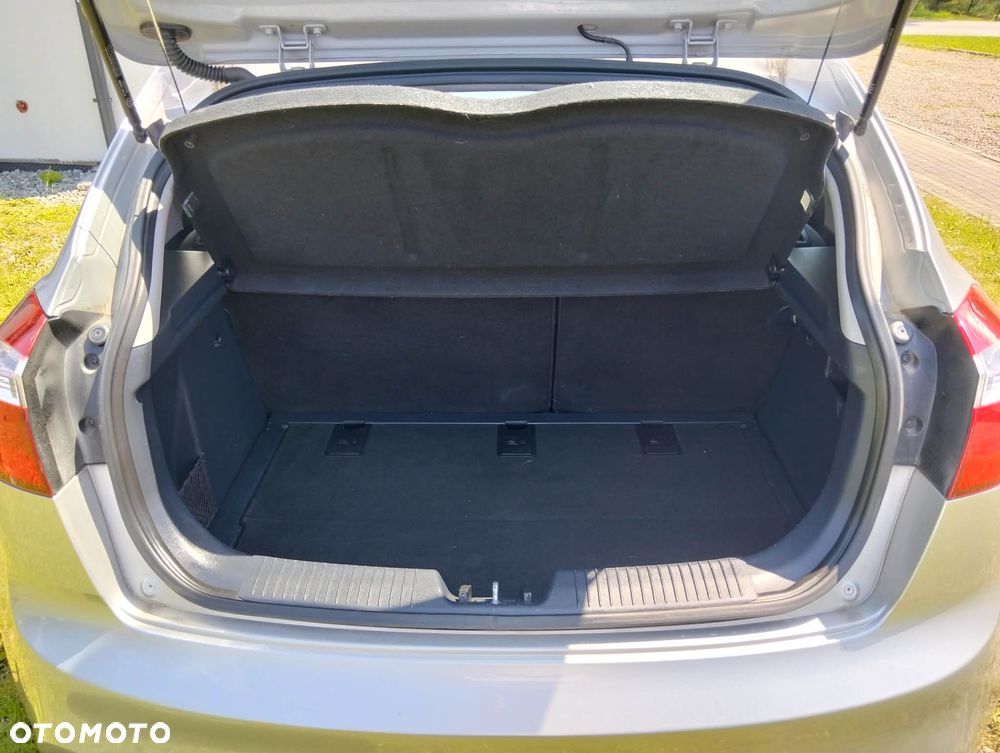Kia Rio 1.1 crdi M - 10